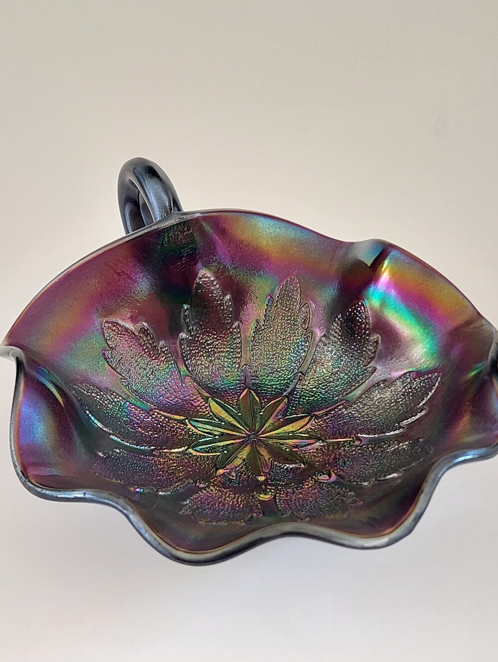 Antique Dugan Amethyst Carnival Glass Leaf Rays Ruffled Nappy Bowl